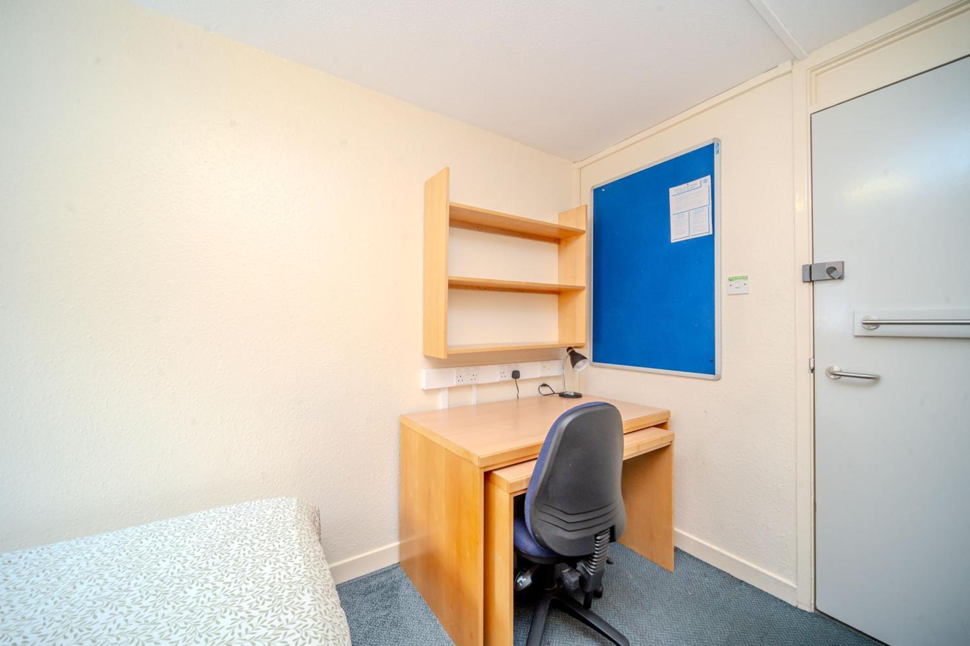 Joivy Budget 4,5 And 6 Bed Private Flats, In Historic Old Town (Adults Only) EDI Buitenkant foto