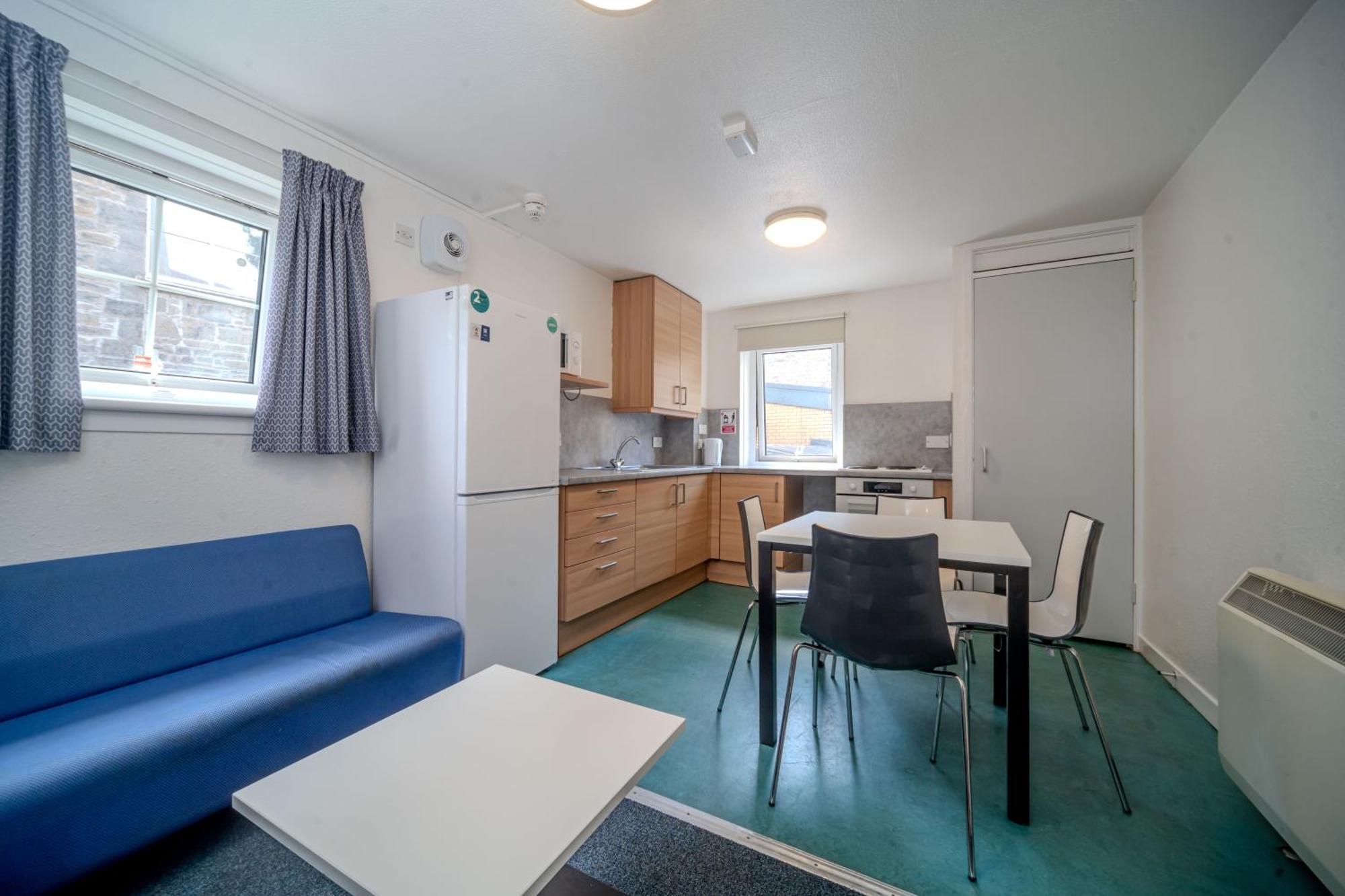 Joivy Budget 4,5 And 6 Bed Private Flats, In Historic Old Town (Adults Only) EDI Buitenkant foto