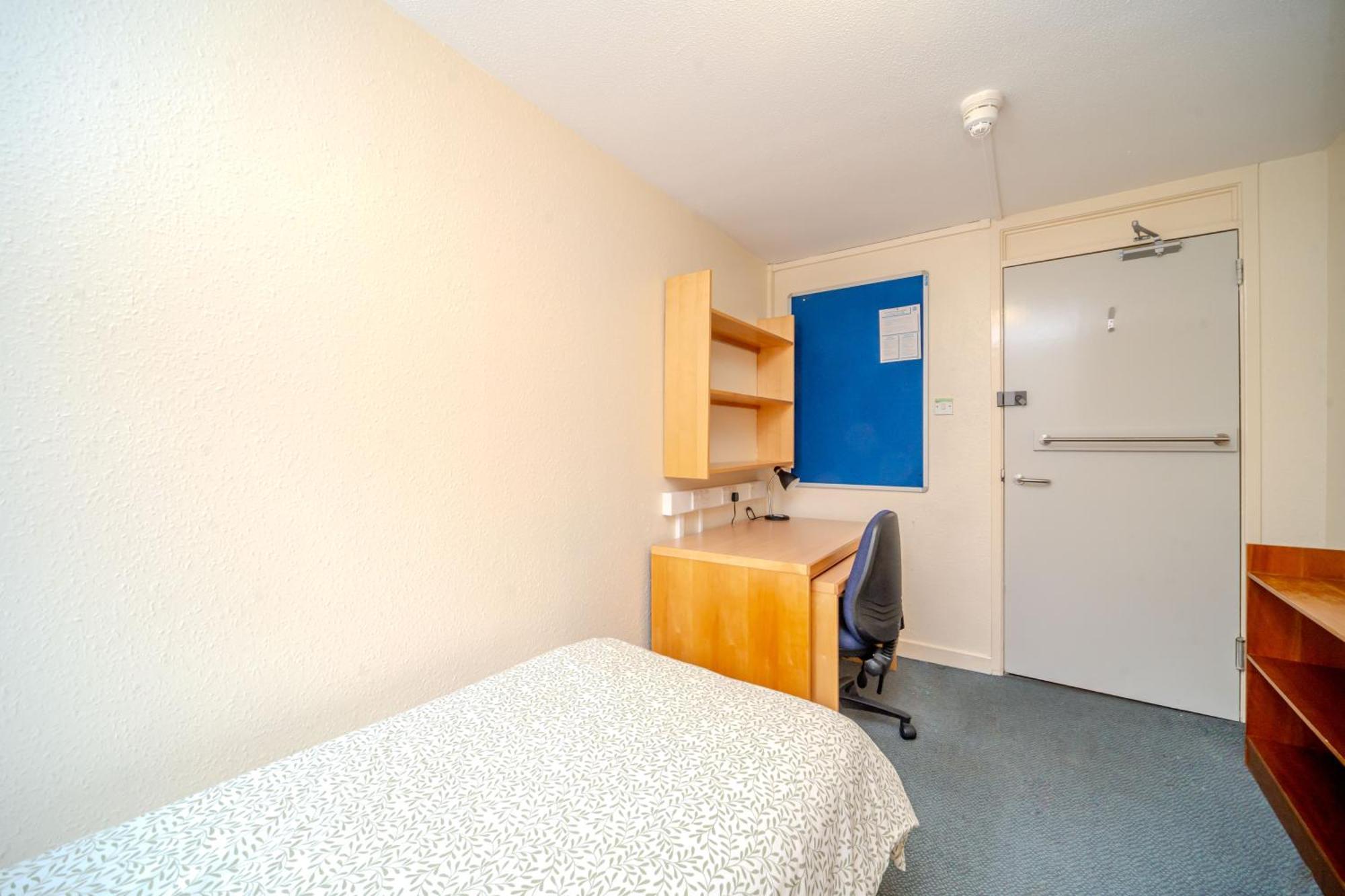 Joivy Budget 4,5 And 6 Bed Private Flats, In Historic Old Town (Adults Only) EDI Buitenkant foto